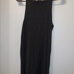 two sleeveless piko dresses💋